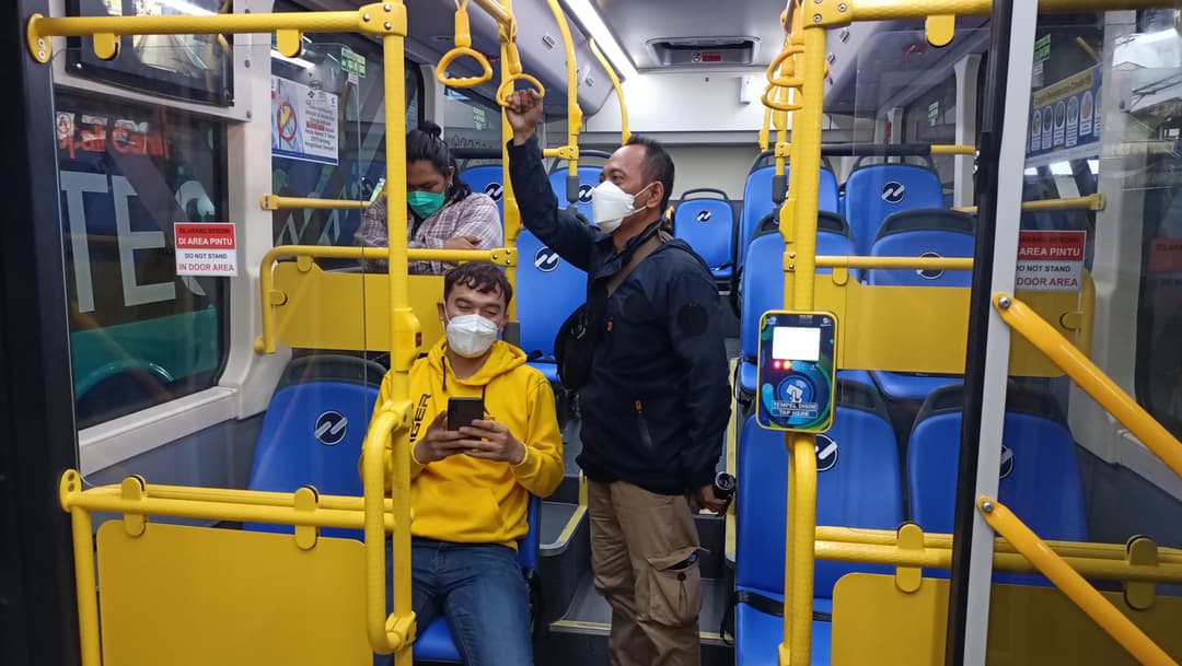 Transportasi-Umum-Hanya-Satu-Perak-di-Hari-Ulang-Tahun-Jakarta!